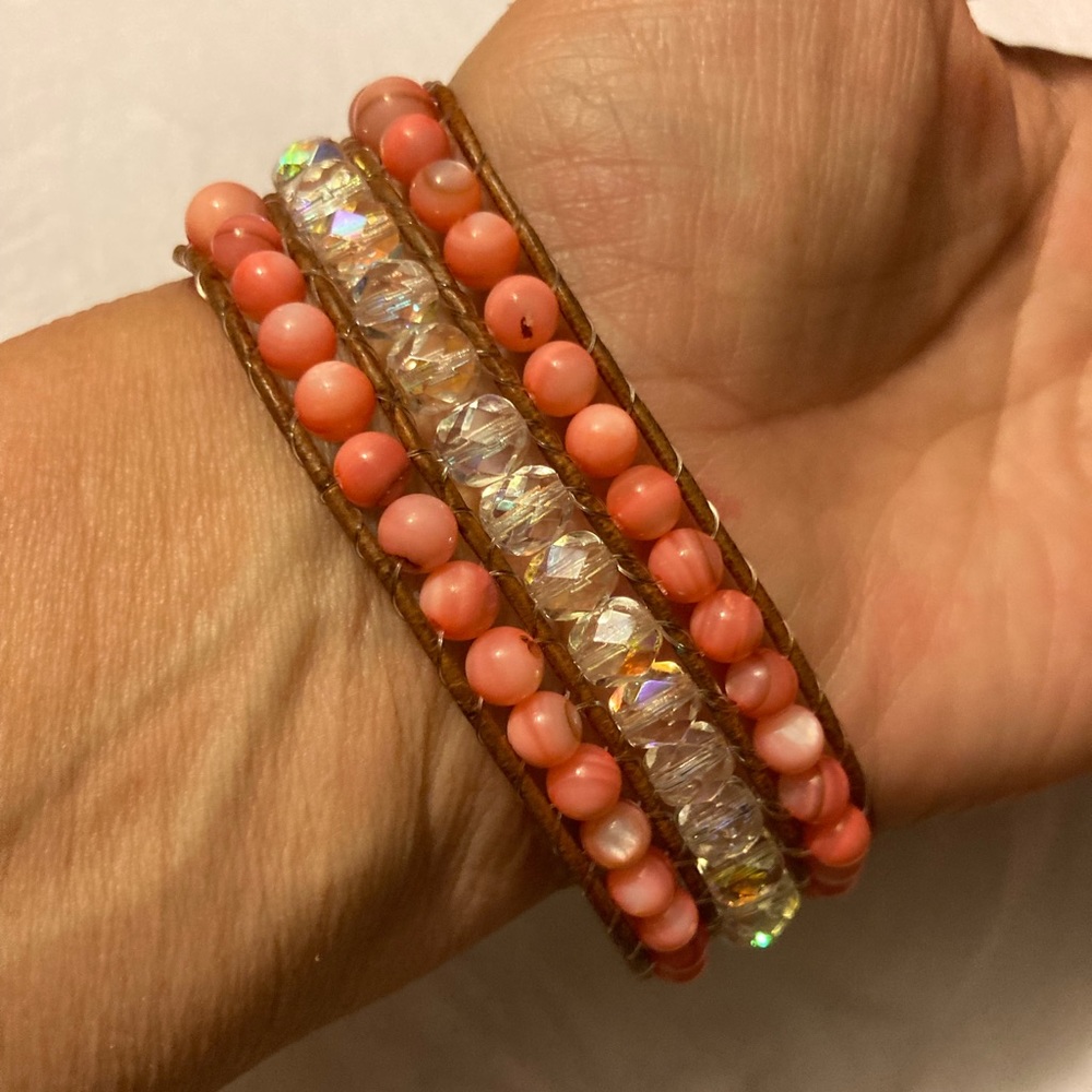 Pink dyed shell Czech glass bead leather bracelet